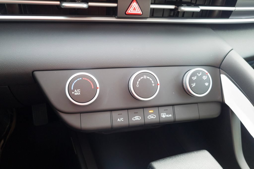 New 2026 Hyundai Elantra SE FWD image 21