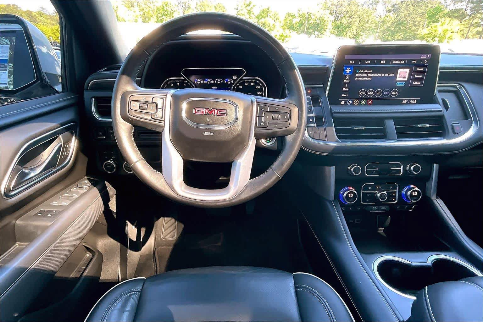 Used 2021 GMC Yukon SLT w/ SLT Premium Package AWD/4WD image 6