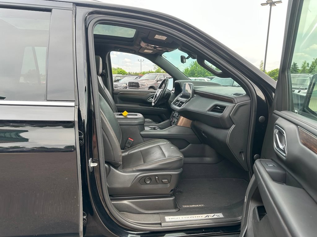 Used 2021 Chevrolet Tahoe High Country w/ Premium Package AWD/4WD image 30