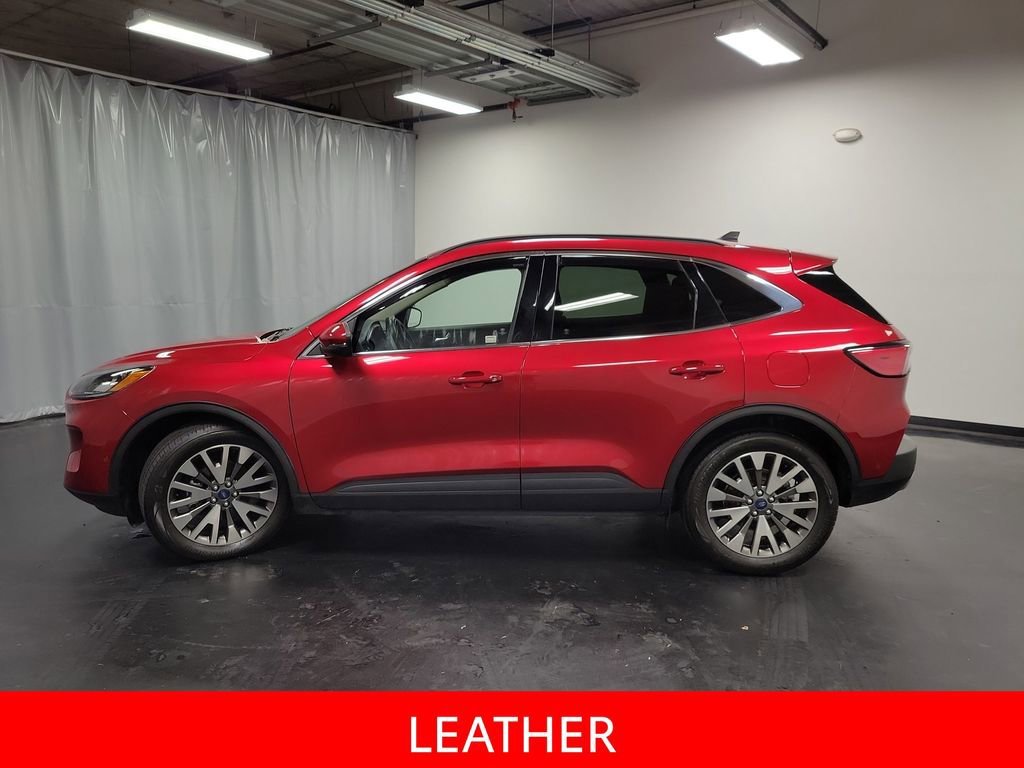 Used 2020 Ford Escape Titanium image 5