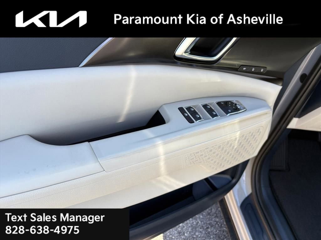 New 2026 Kia Carnival SX w/ SX Dark Edition Package image 25