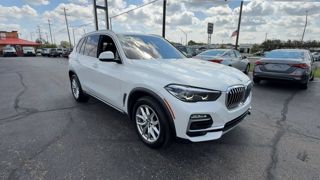 Used 2019 BMW X5 xDrive40i w/ Convenience Package AWD/4WD image 2