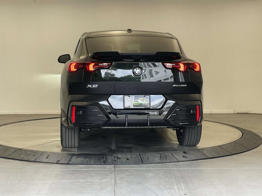 New 2026 BMW X2 xDrive28i w/ Technology Package AWD/4WD image 4
