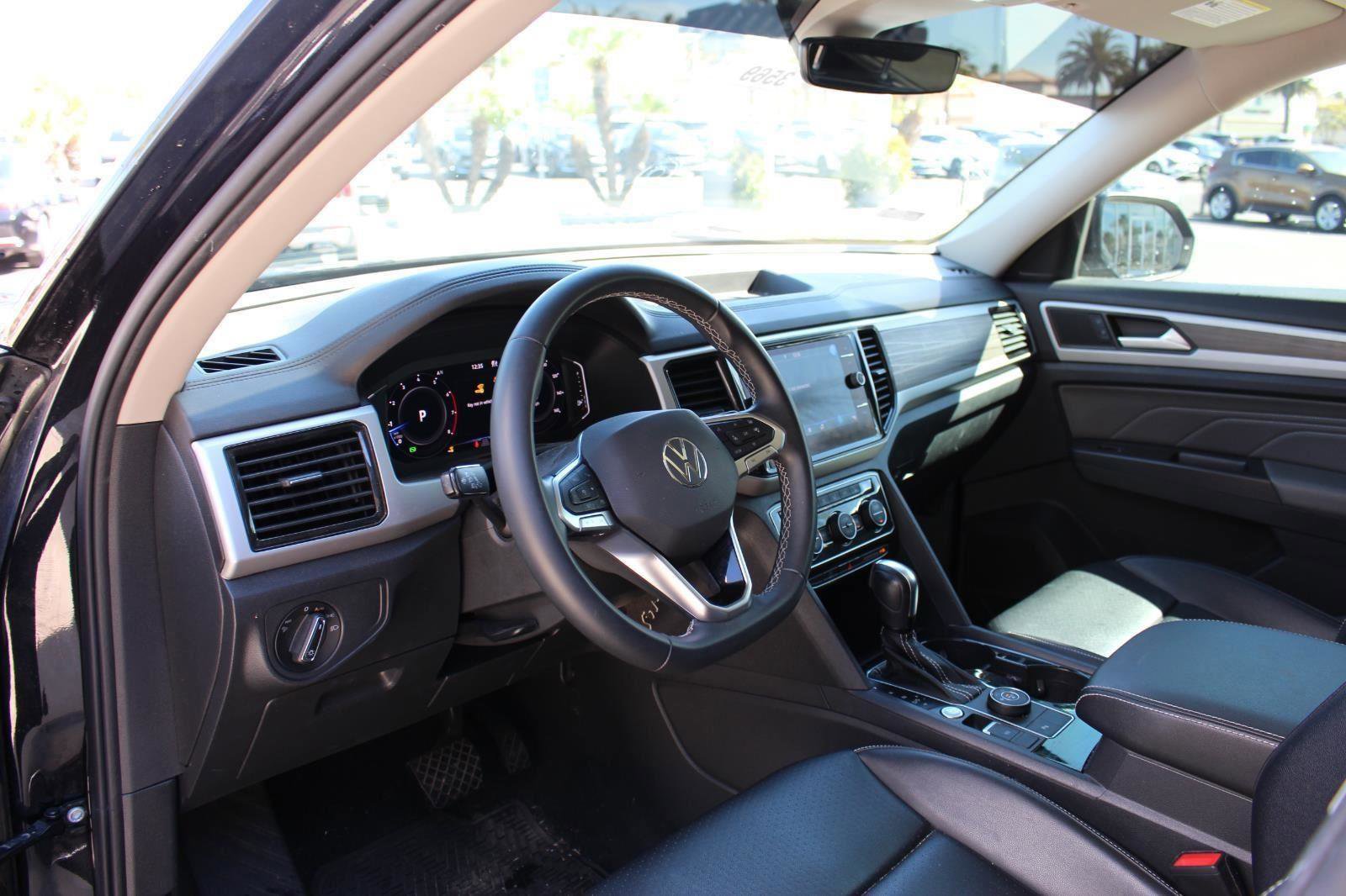 Used 2022 Volkswagen Atlas SEL AWD/4WD image 18