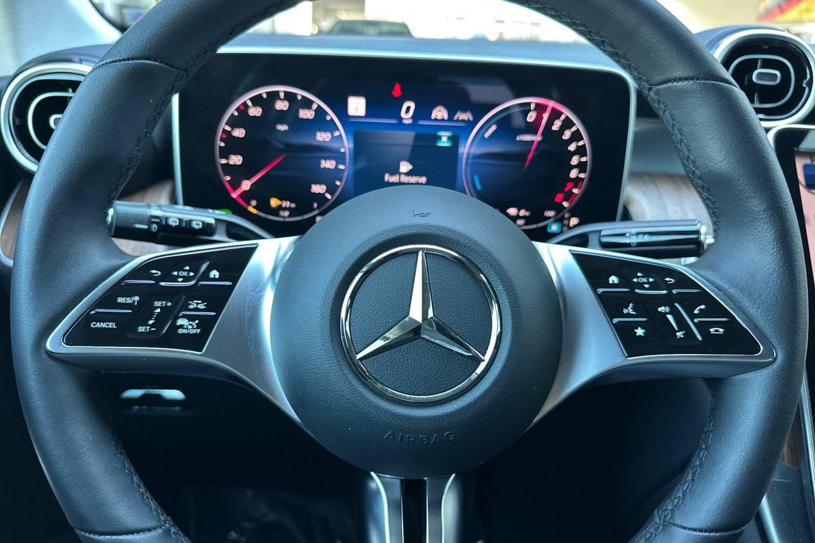 Used 2025 Mercedes-Benz GLC 350e 4MATIC w/ Driver Assistance Package image 24