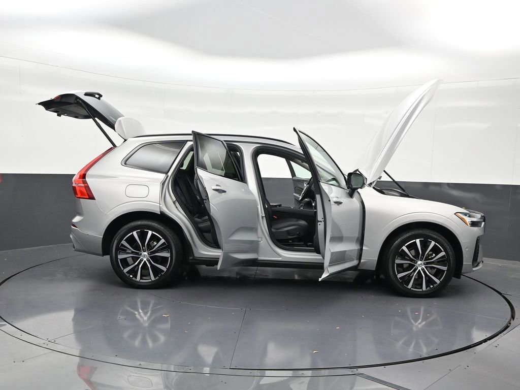 Used 2024 Volvo XC60 B5 Plus w/ Climate Package AWD/4WD image 38