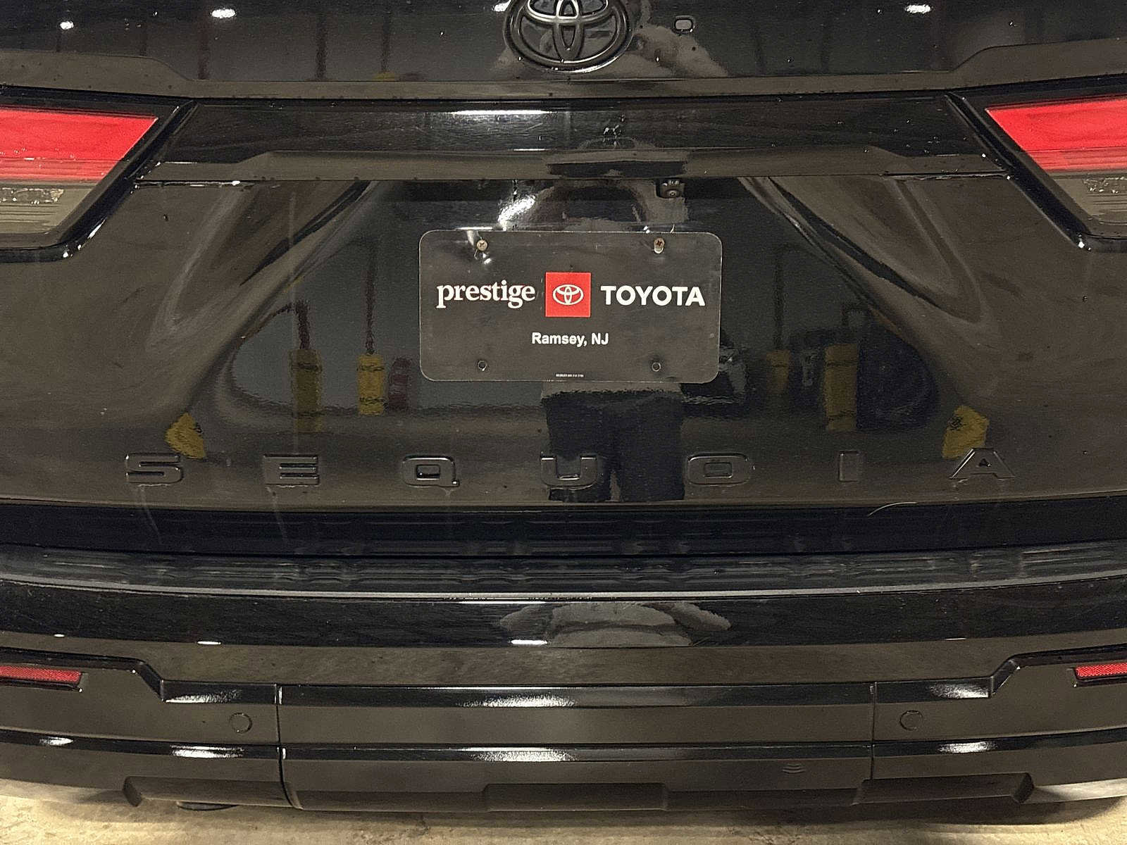 Used 2024 Toyota Sequoia Platinum image 27