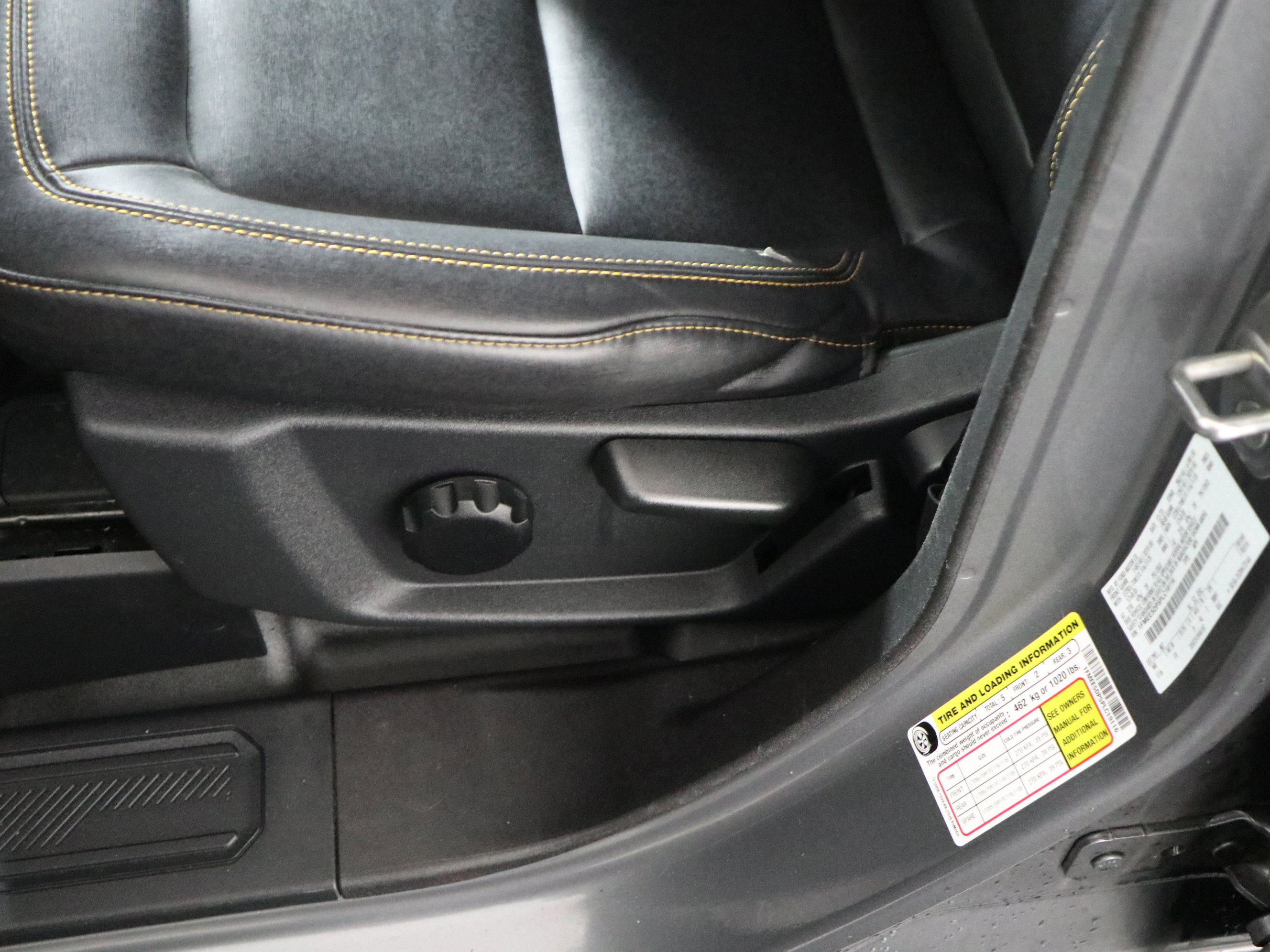 Used 2023 Ford Bronco Badlands image 21