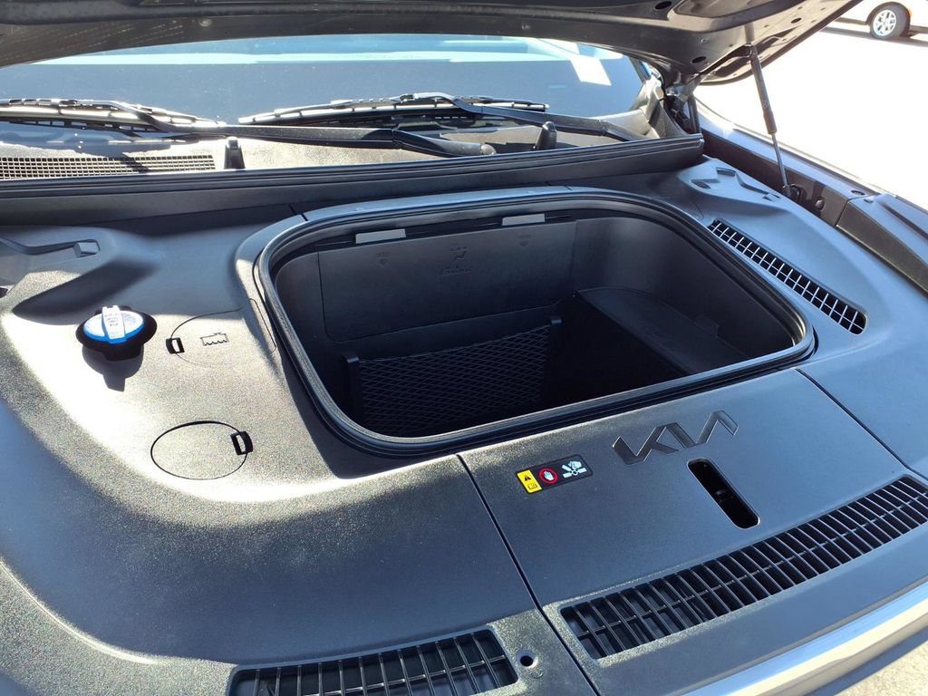 Certified 2024 Kia EV9 Light RWD image 24