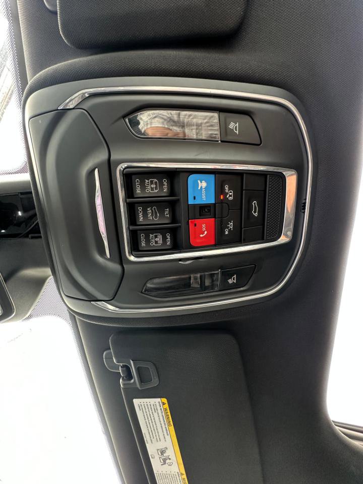 Used 2024 Jeep Grand Cherokee L Limited w/ Luxury Tech Group II AWD/4WD image 18