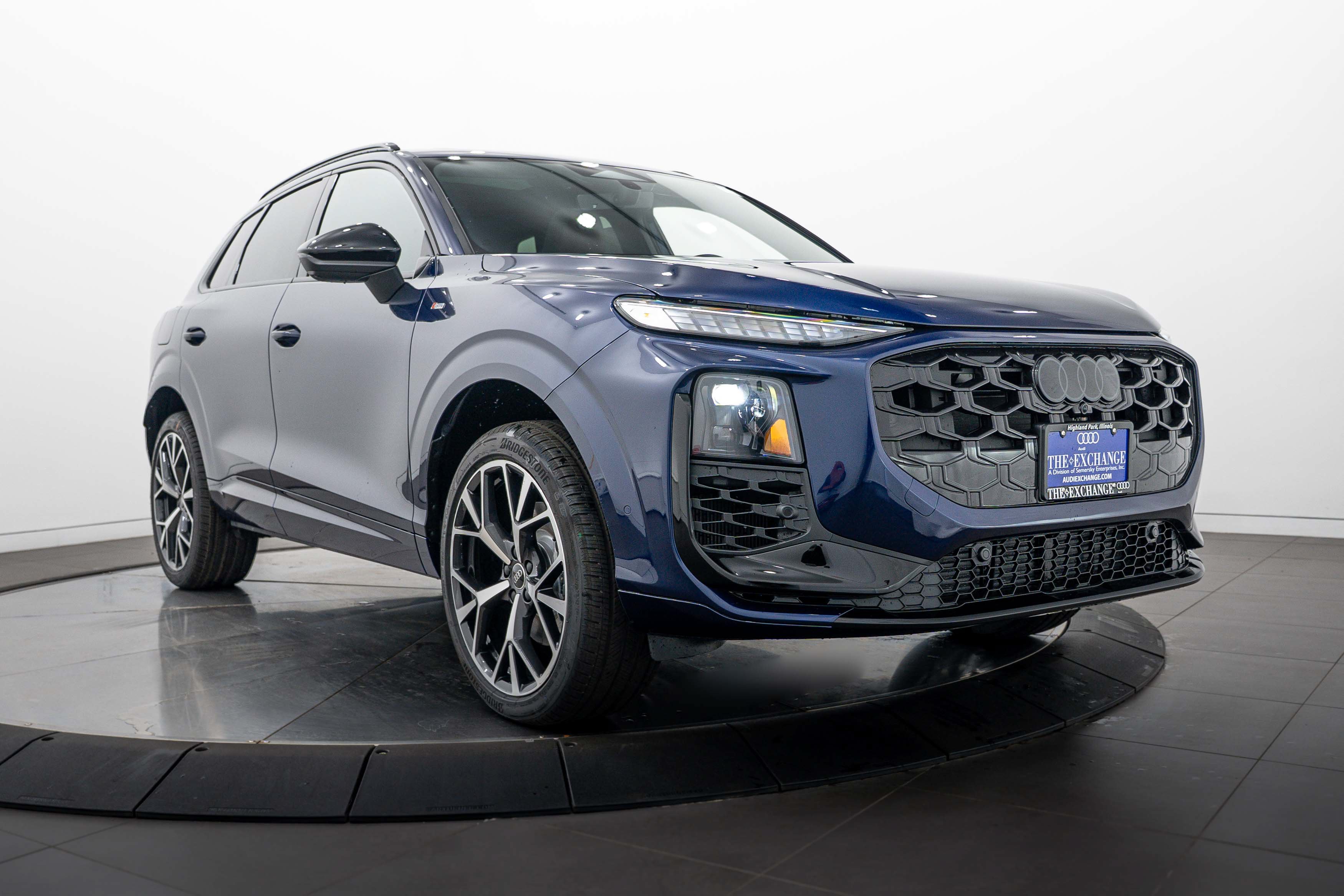 New 2026 Audi Q3 quattro 2.0T AWD/4WD image 1