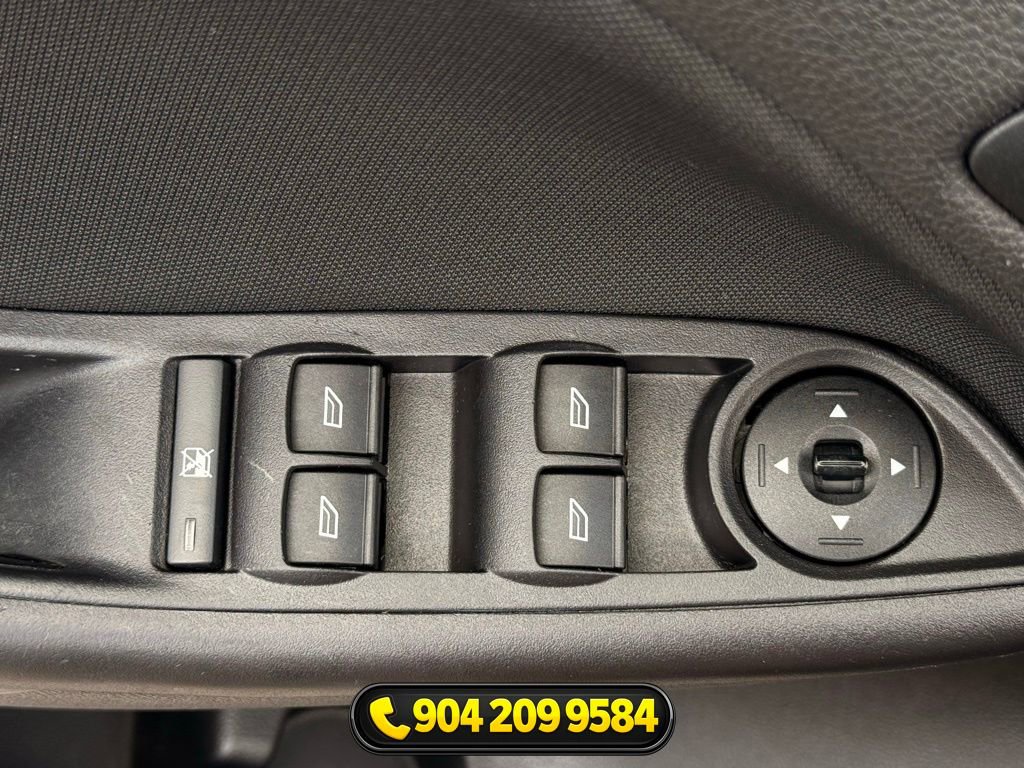 Used 2018 Ford Focus SE FWD image 15