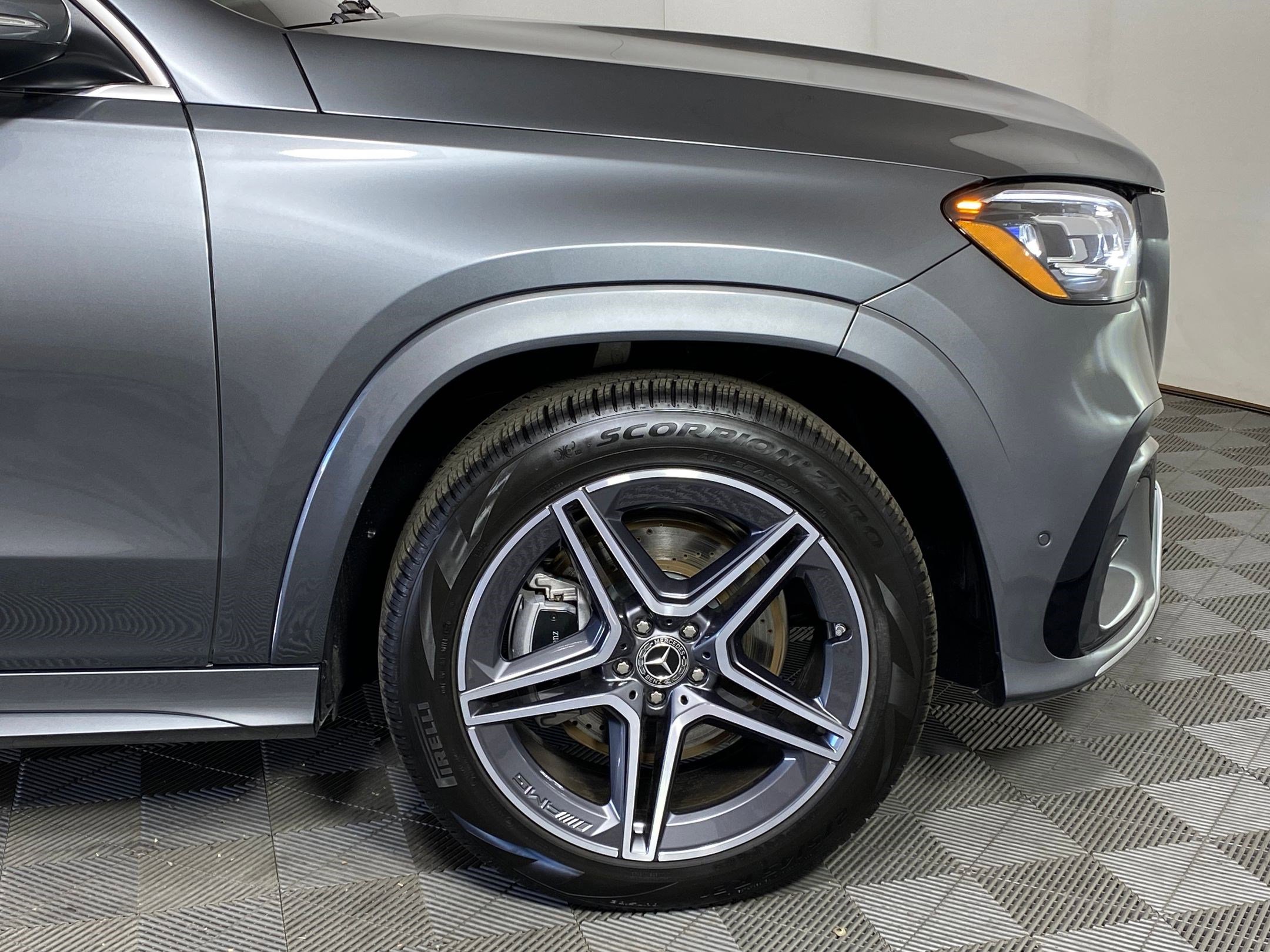 New 2025 Mercedes-Benz GLS 450 4MATIC image 10