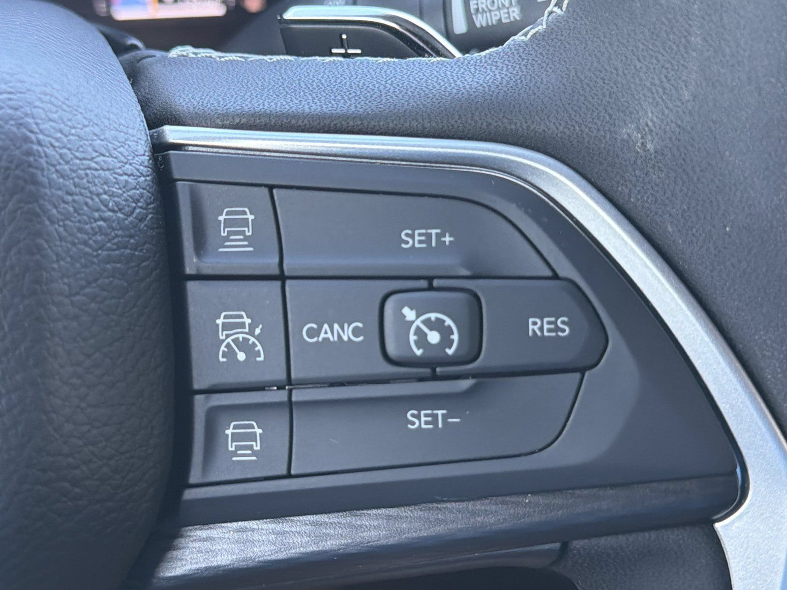 Used 2024 Jeep Grand Cherokee L Altitude AWD/4WD image 31