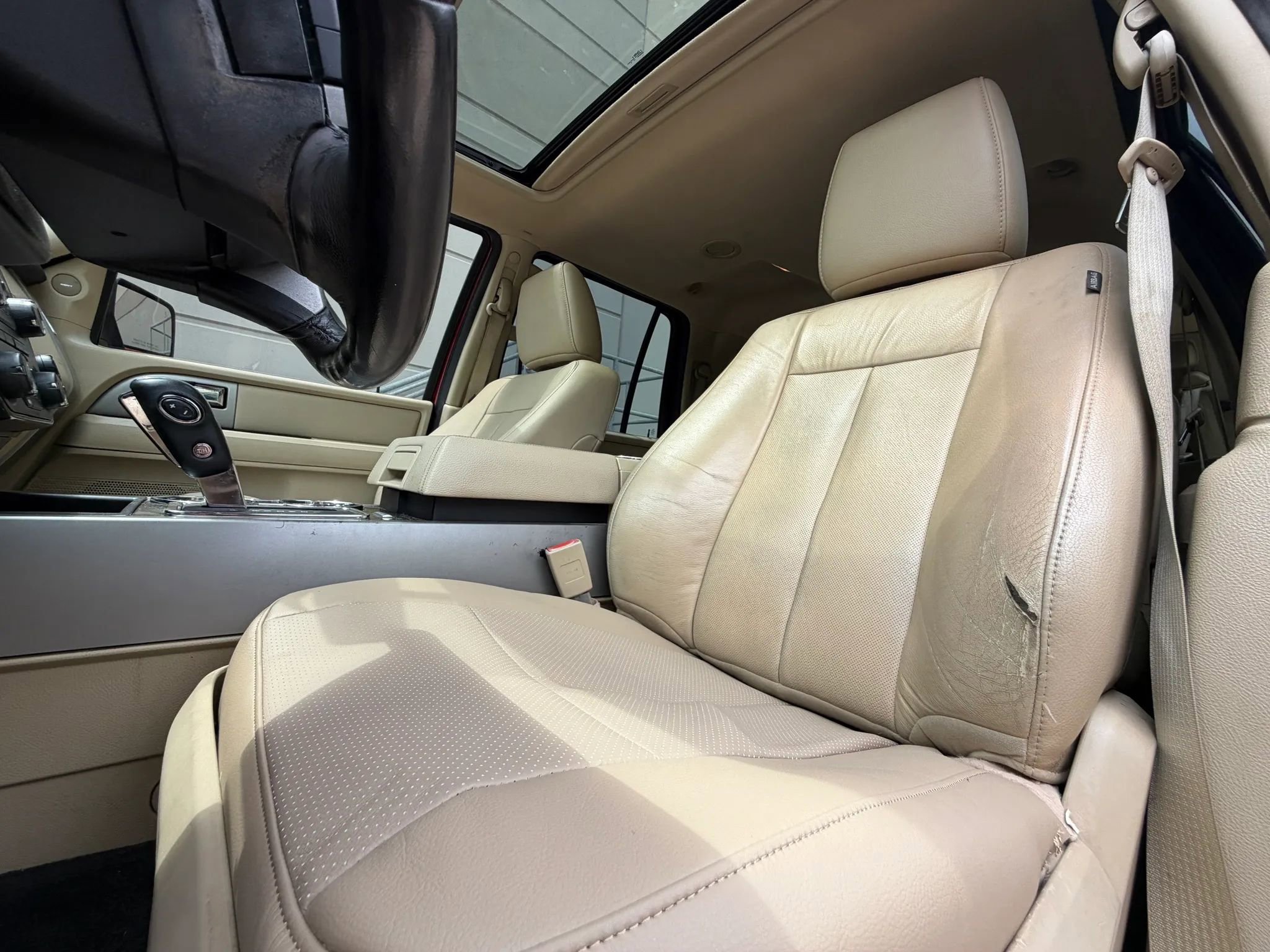 Used 2015 Ford Expedition Limited w/ Equipment Group 301A RWD image 26