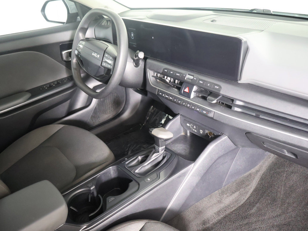 Used 2025 Kia K4 FWD image 26