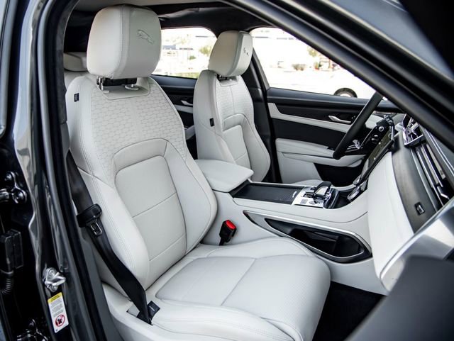 New 2025 Jaguar F-PACE R-Dynamic S image 25