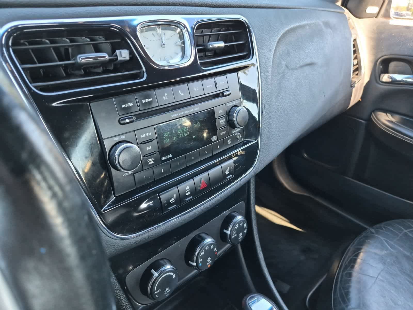 Used 2013 Chrysler 200 Limited FWD image 27