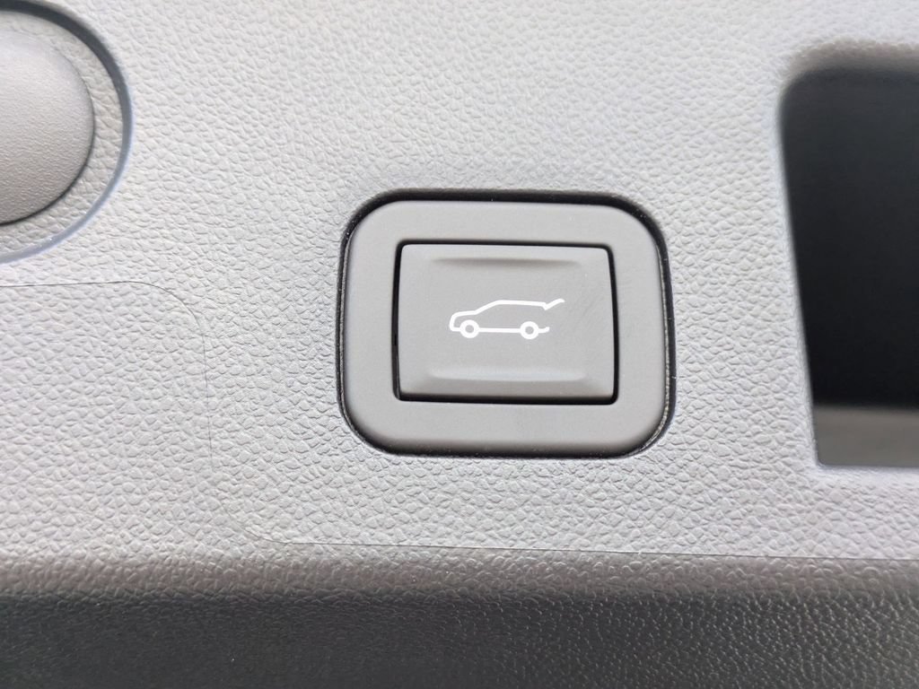 New 2026 Chevrolet Equinox ACTIV w/ Convenience Package III FWD image 33