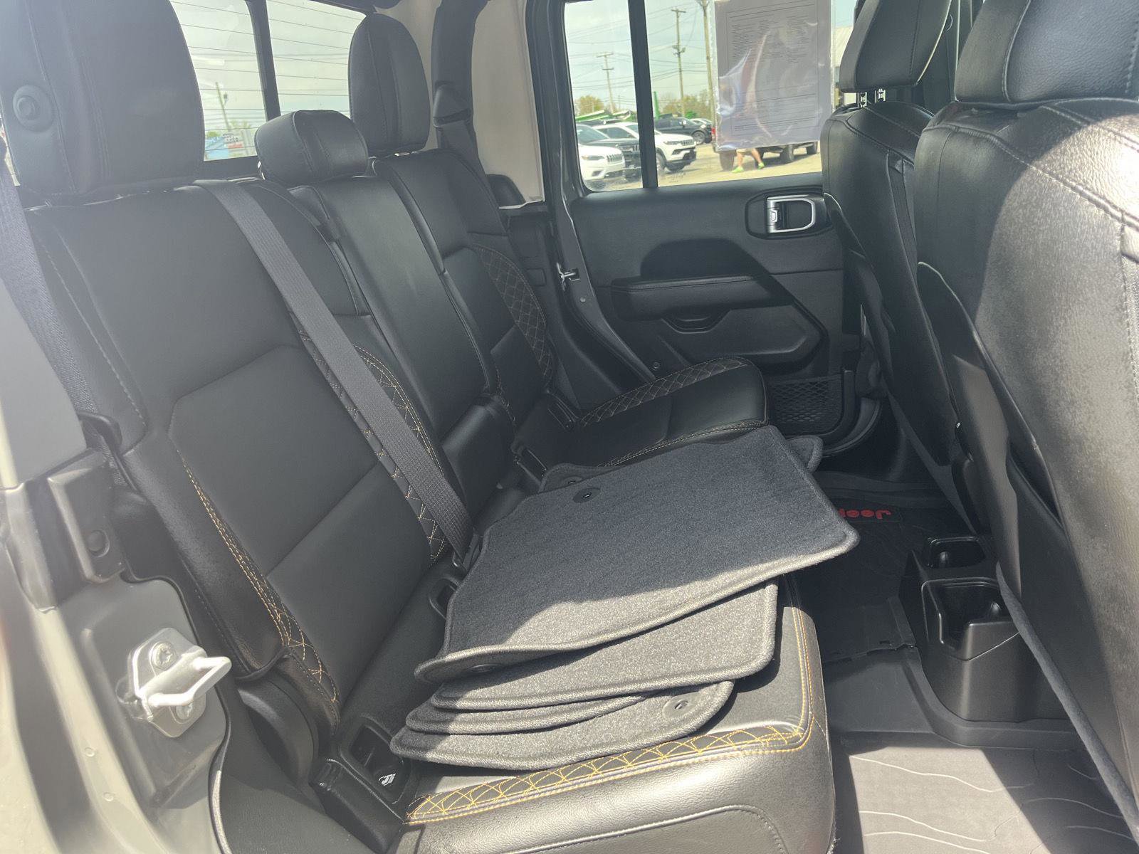 Used 2022 Jeep Gladiator Overland AWD/4WD image 39
