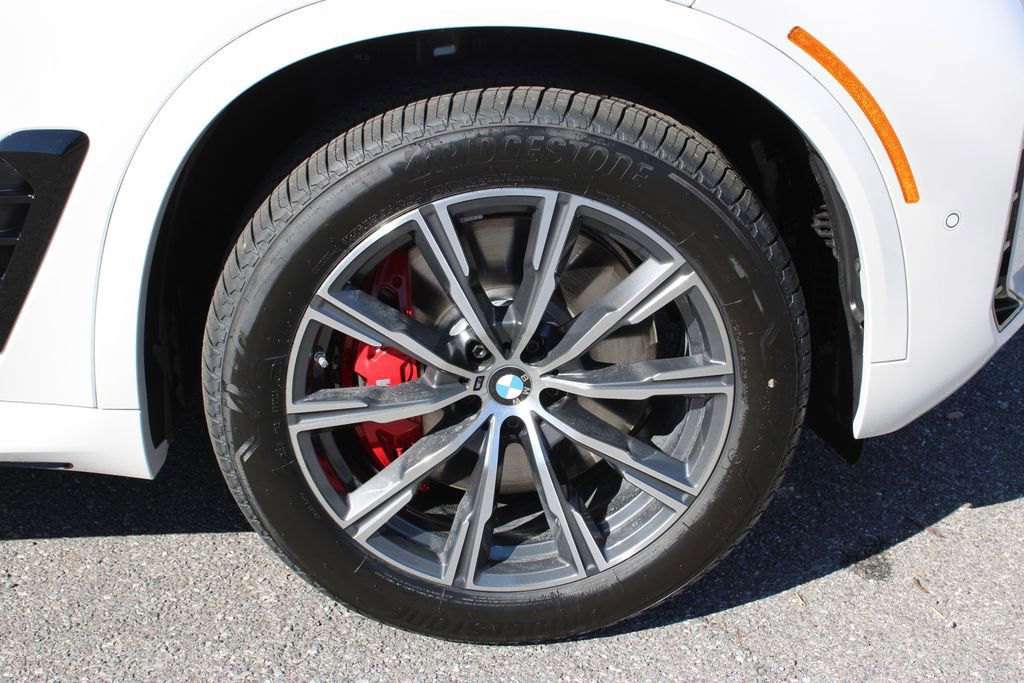 New 2026 BMW X5 M60i w/ Climate Comfort Package image 33