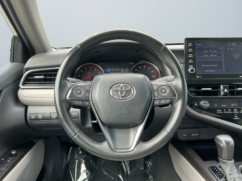 Used 2023 Toyota Camry XSE FWD image 13