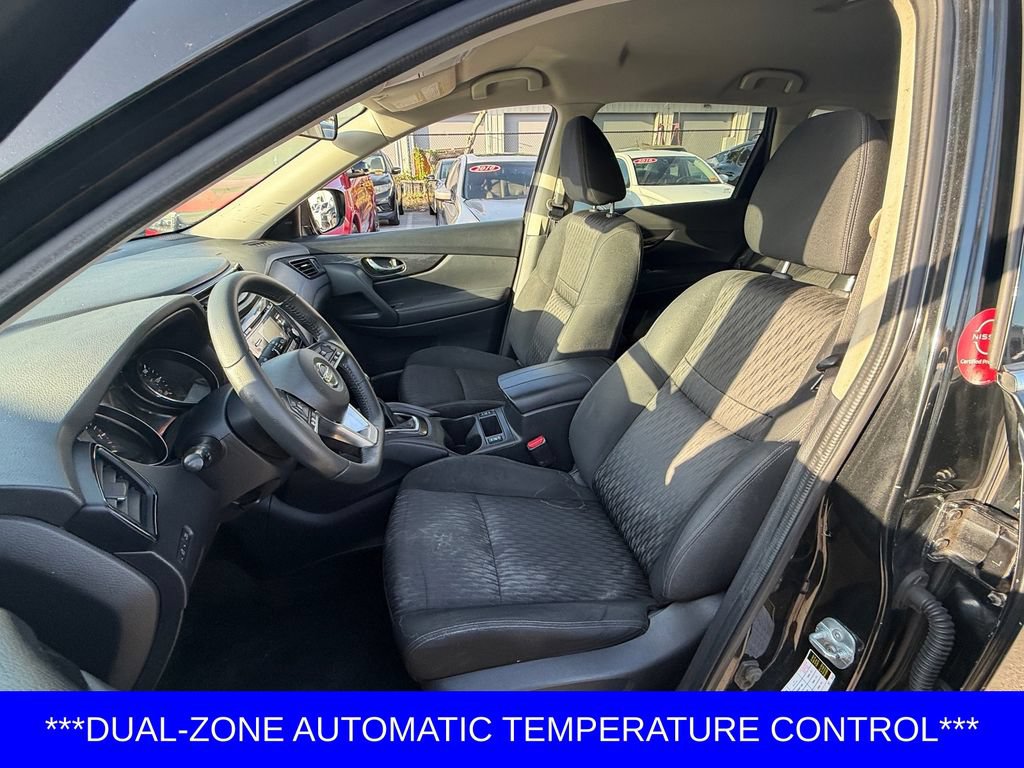 Used 2017 Nissan Rogue SV AWD/4WD image 7