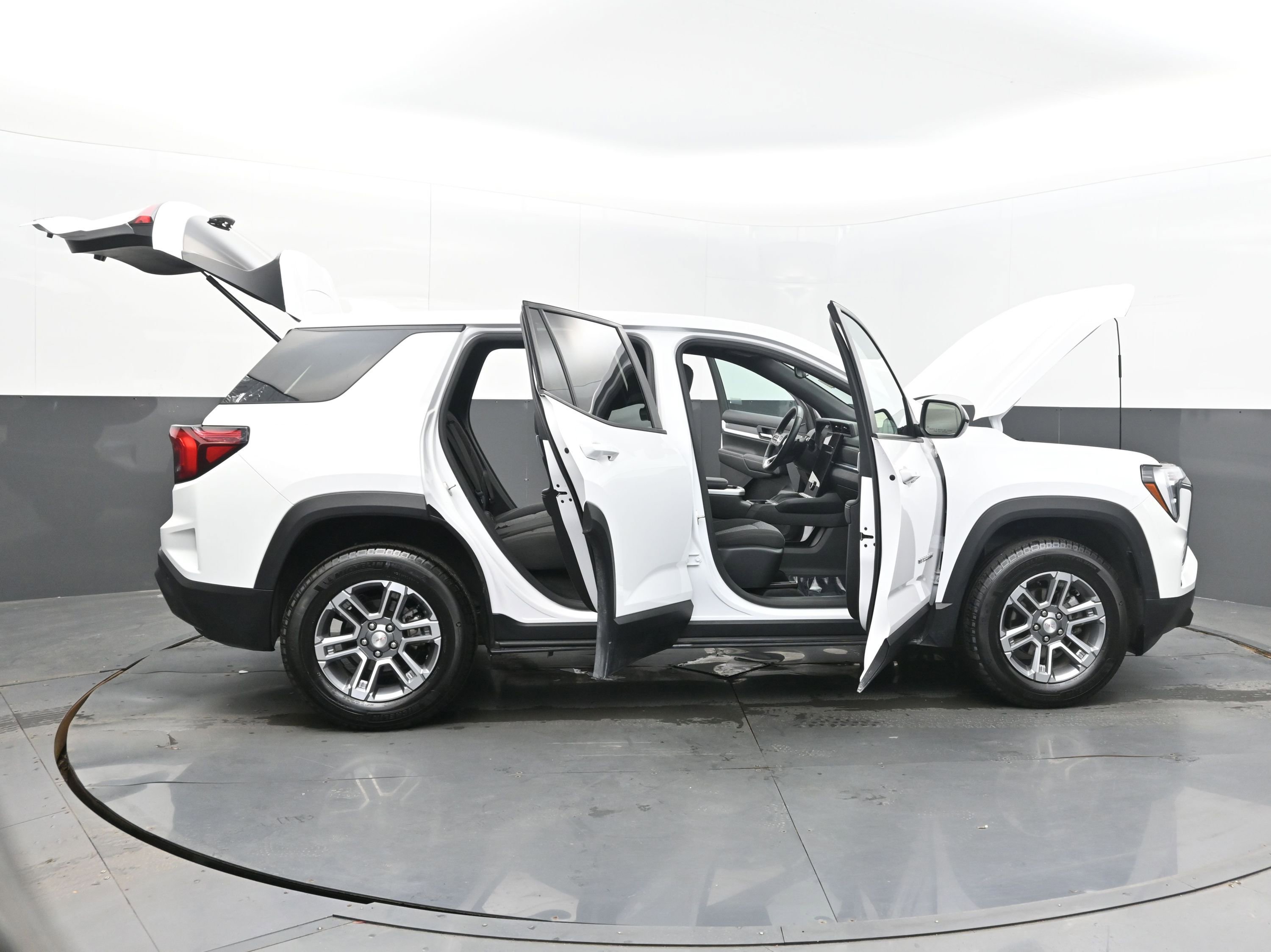 Used 2025 GMC Terrain Elevation image 34