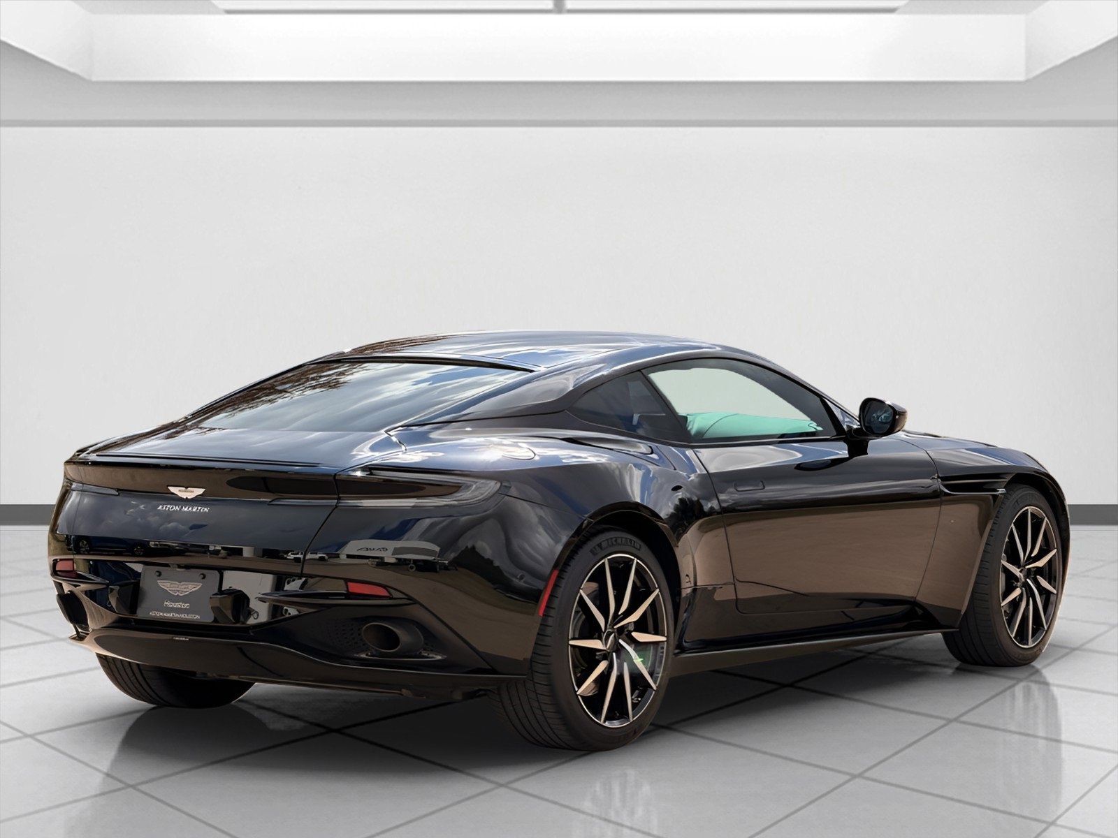 Used 2021 Aston Martin DB11 Coupe image 10