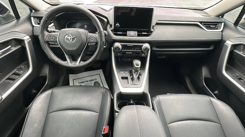 Used 2023 Toyota RAV4 XLE Premium image 15