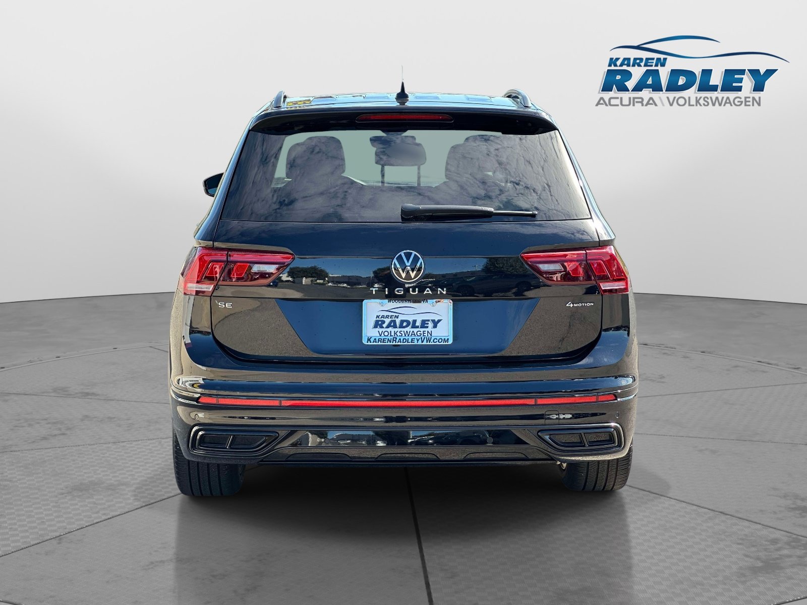 Certified 2024 Volkswagen Tiguan SE R-Line AWD/4WD image 3
