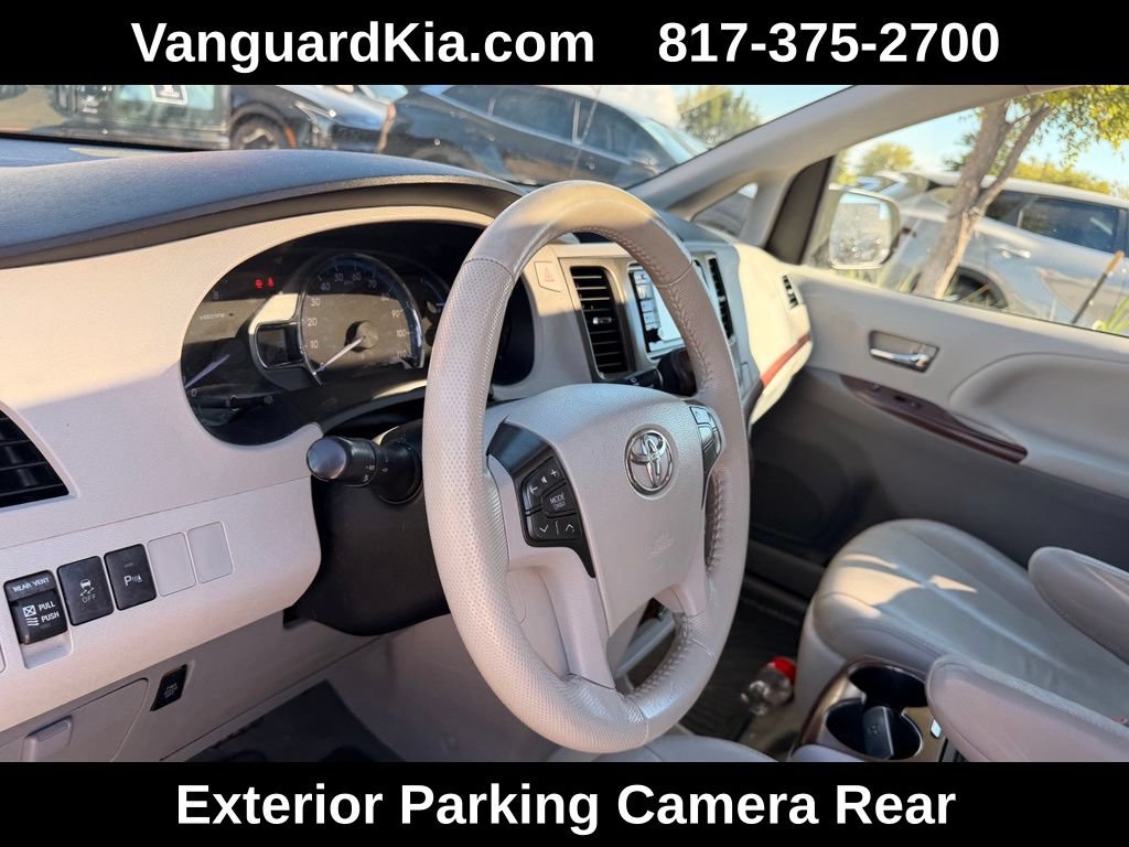 Used 2014 Toyota Sienna XLE FWD image 14
