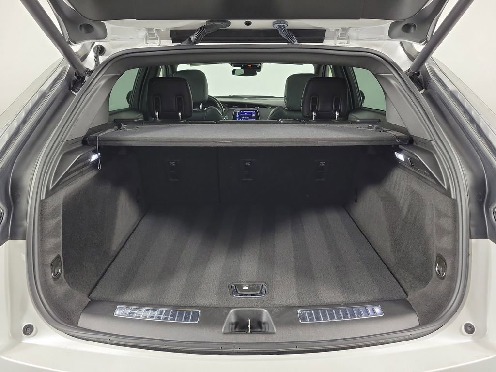 Used 2023 Cadillac XT4 Sport image 8