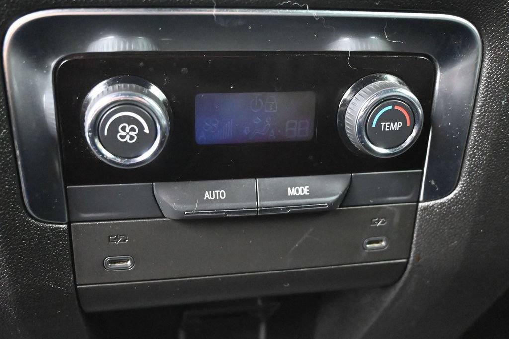 Used 2025 Chevrolet Tahoe LT AWD/4WD image 21