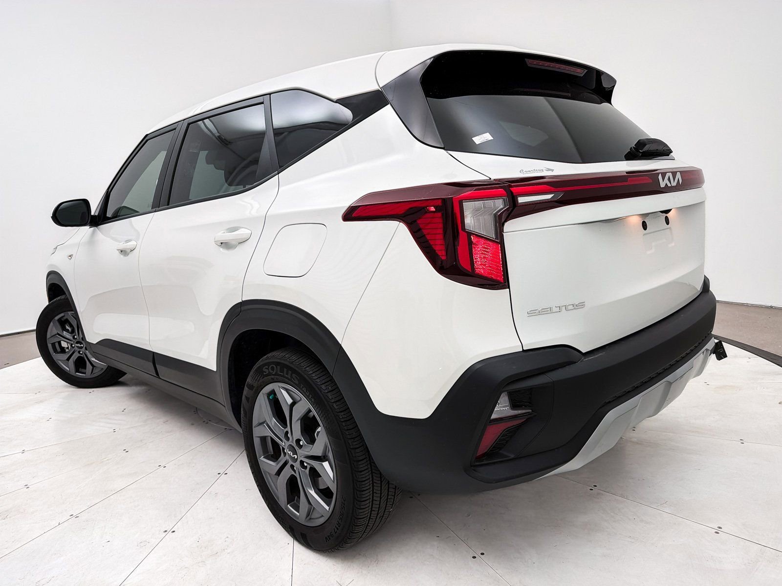 Certified 2024 Kia Seltos LX image 6