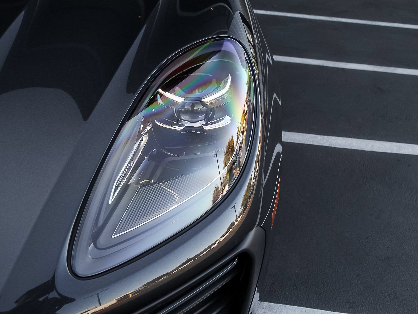Certified 2024 Porsche Macan AWD/4WD image 6