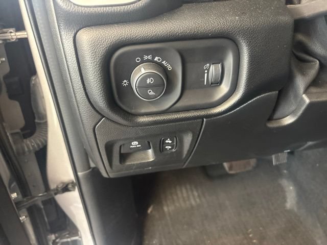 Used 2021 RAM 1500 Big Horn AWD/4WD image 32
