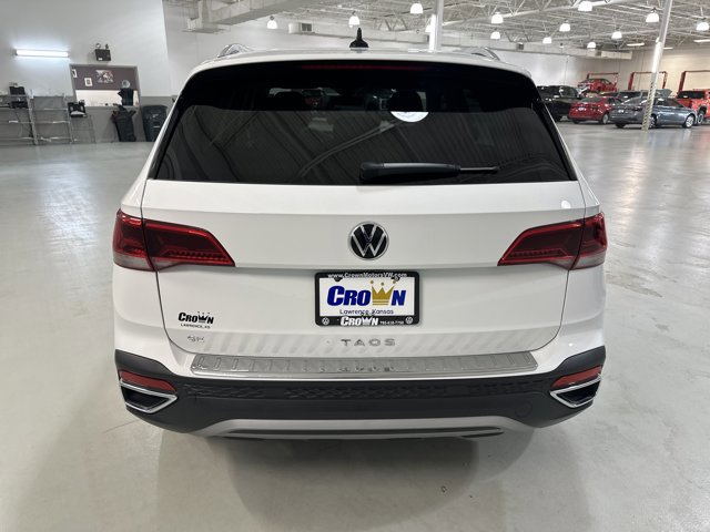 Certified 2023 Volkswagen Taos SE image 7