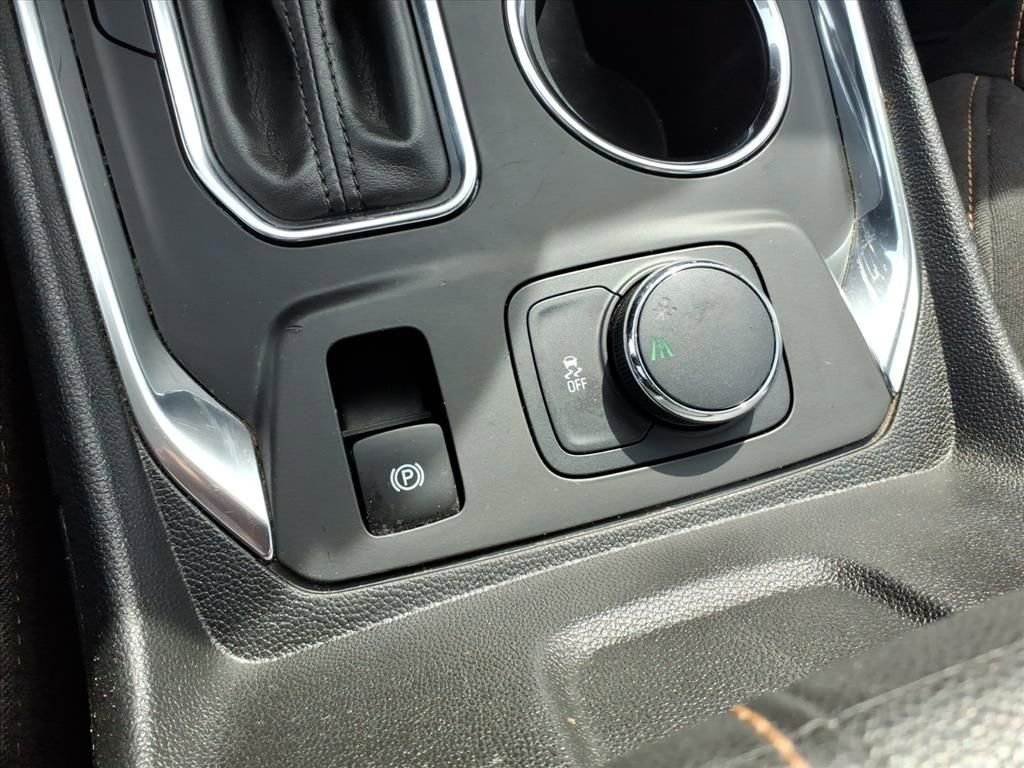 Used 2020 Chevrolet Traverse LT image 27