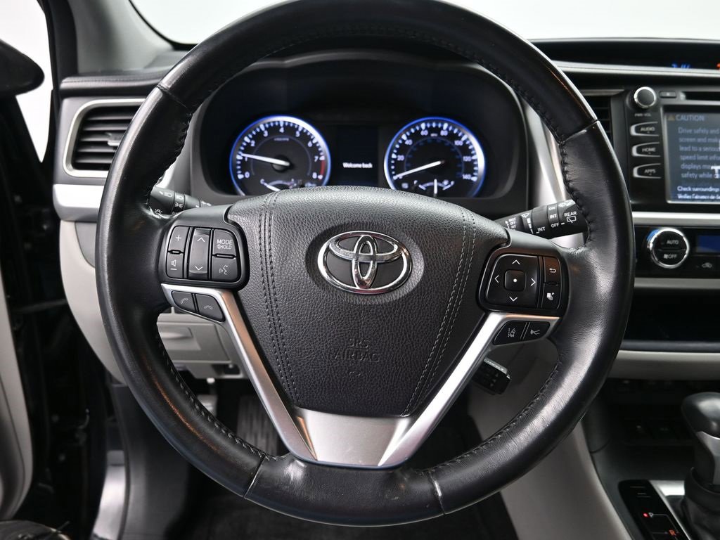 Used 2017 Toyota Highlander image 14