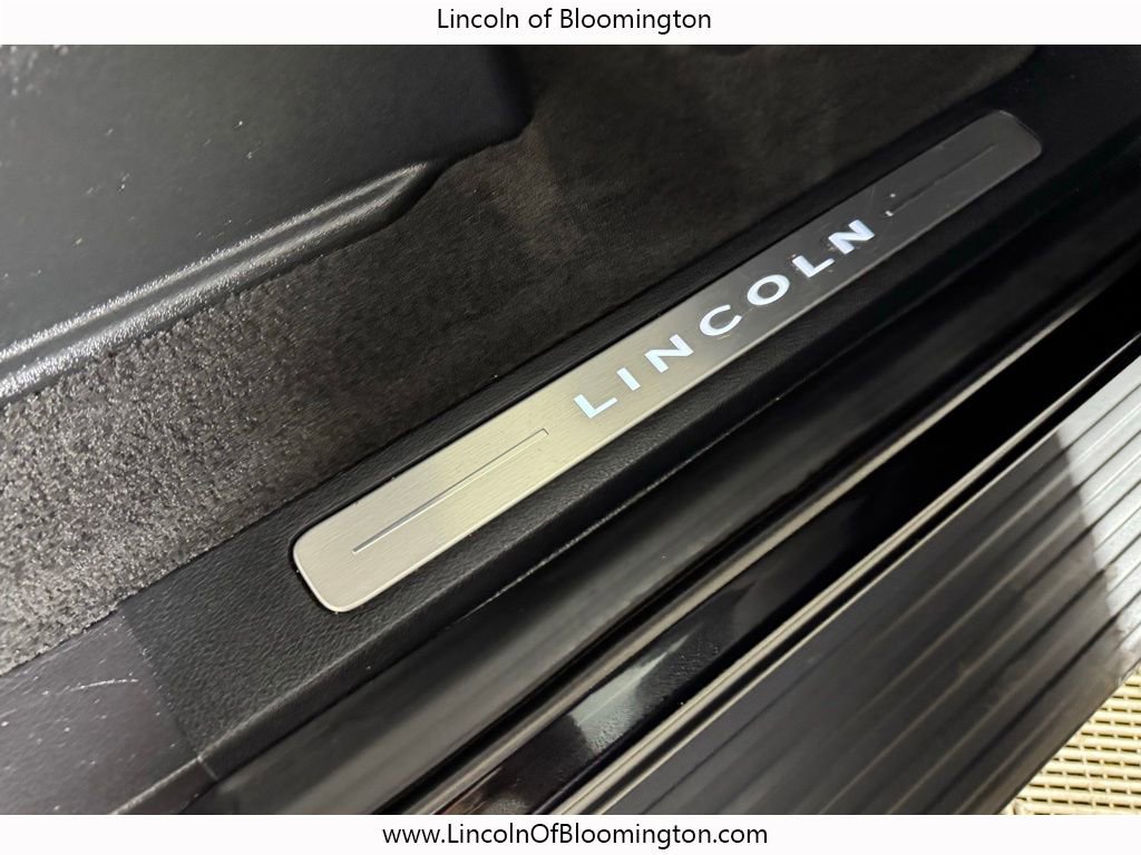 Used 2019 Lincoln Navigator Reserve AWD/4WD image 16