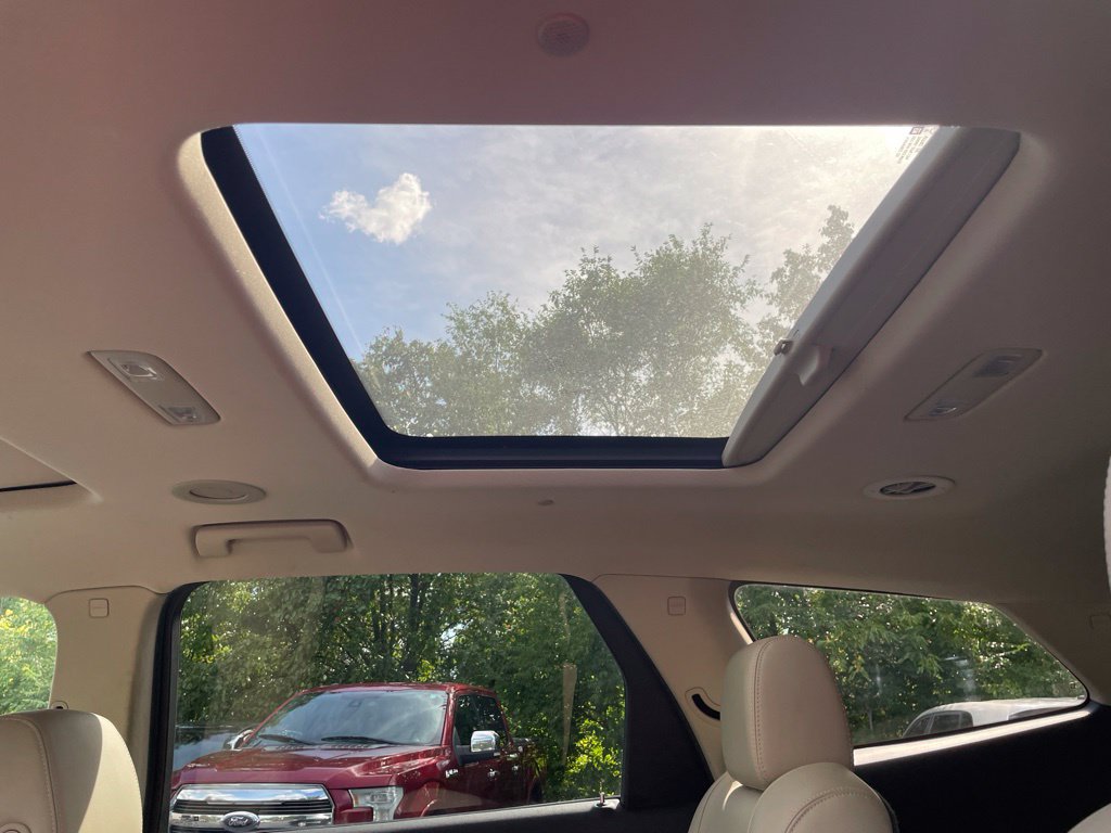 Used 2019 Buick Enclave Premium AWD/4WD image 30