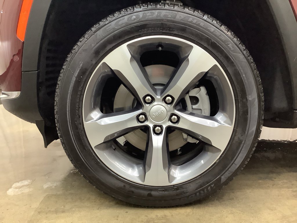 Used 2025 Jeep Grand Cherokee L Limited w/ Luxury Tech Group II image 30