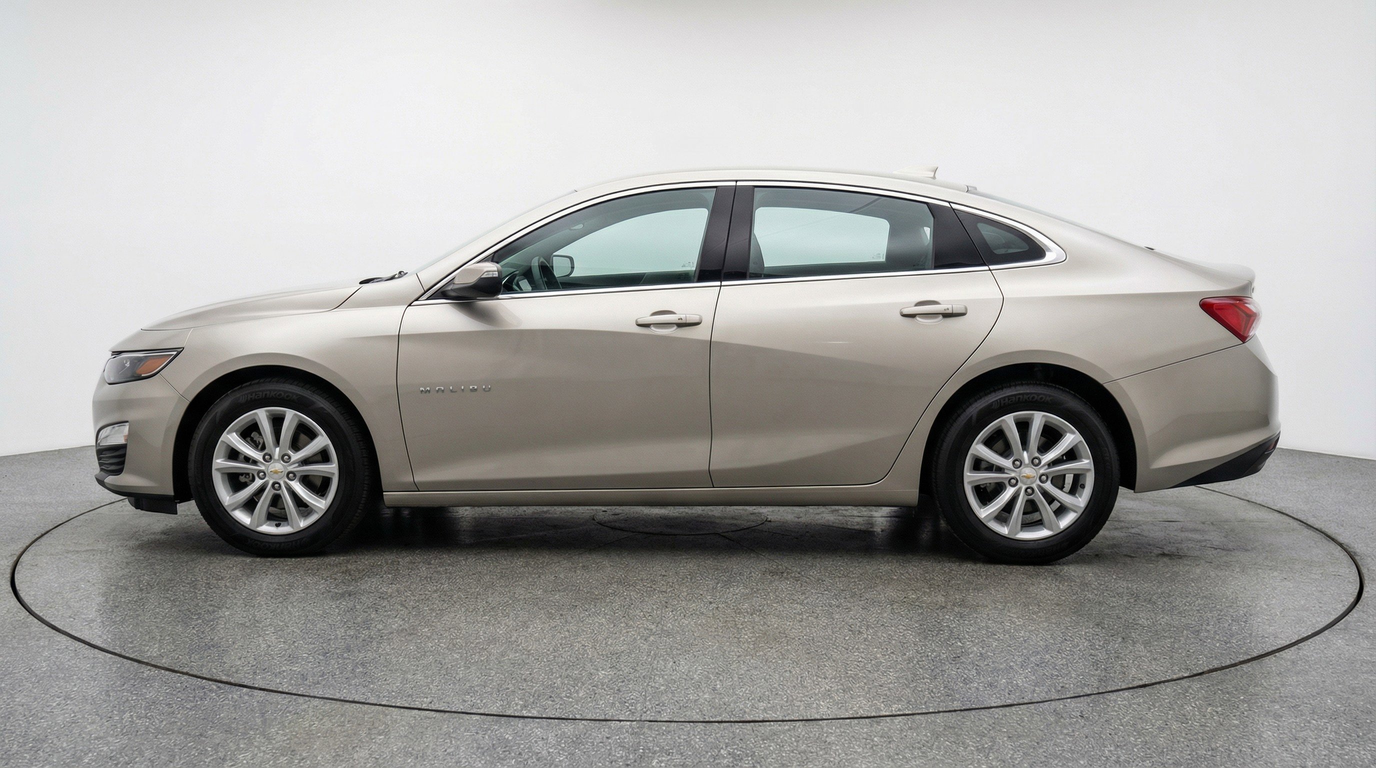 Used 2024 Chevrolet Malibu LT FWD image 5
