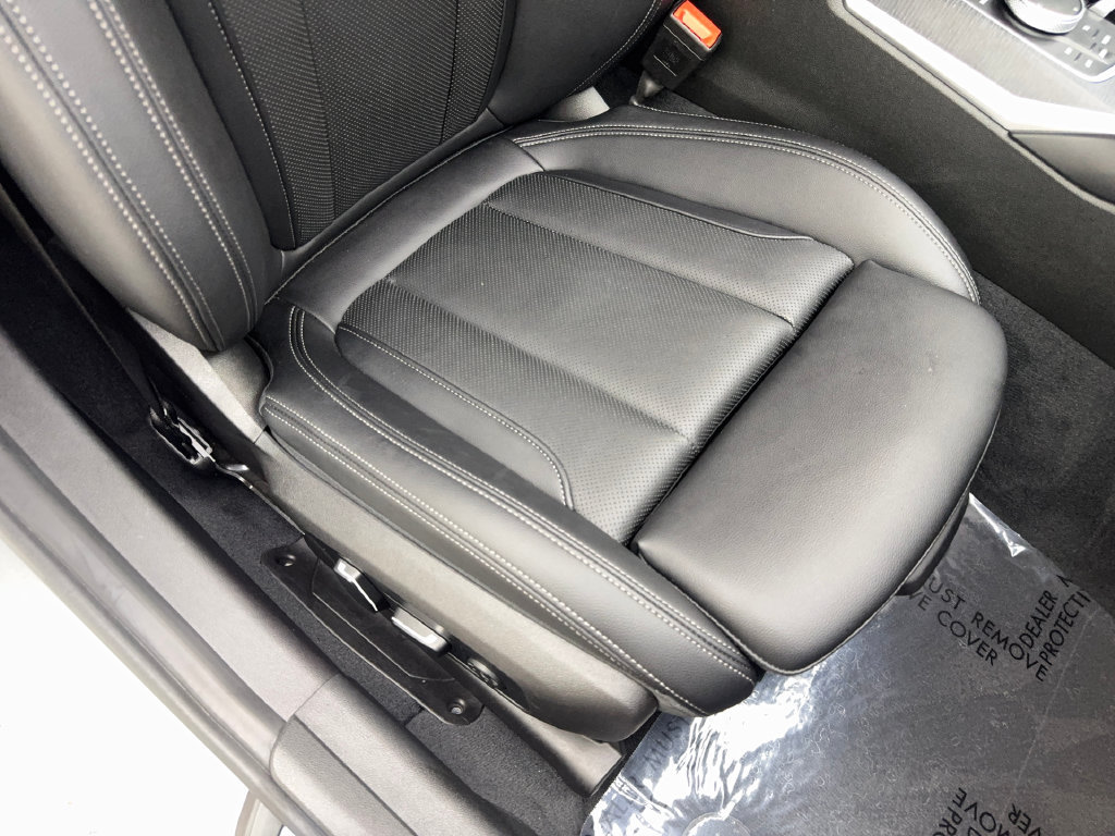 Used 2025 BMW 330i Sedan w/ Premium Package RWD image 48