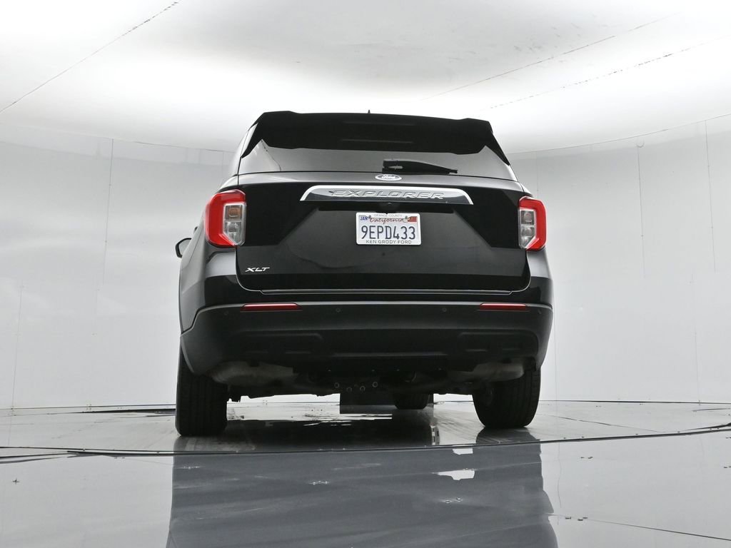 Used 2022 Ford Explorer XLT image 48