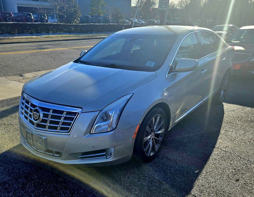 Used 2013 Cadillac XTS Luxury image 1