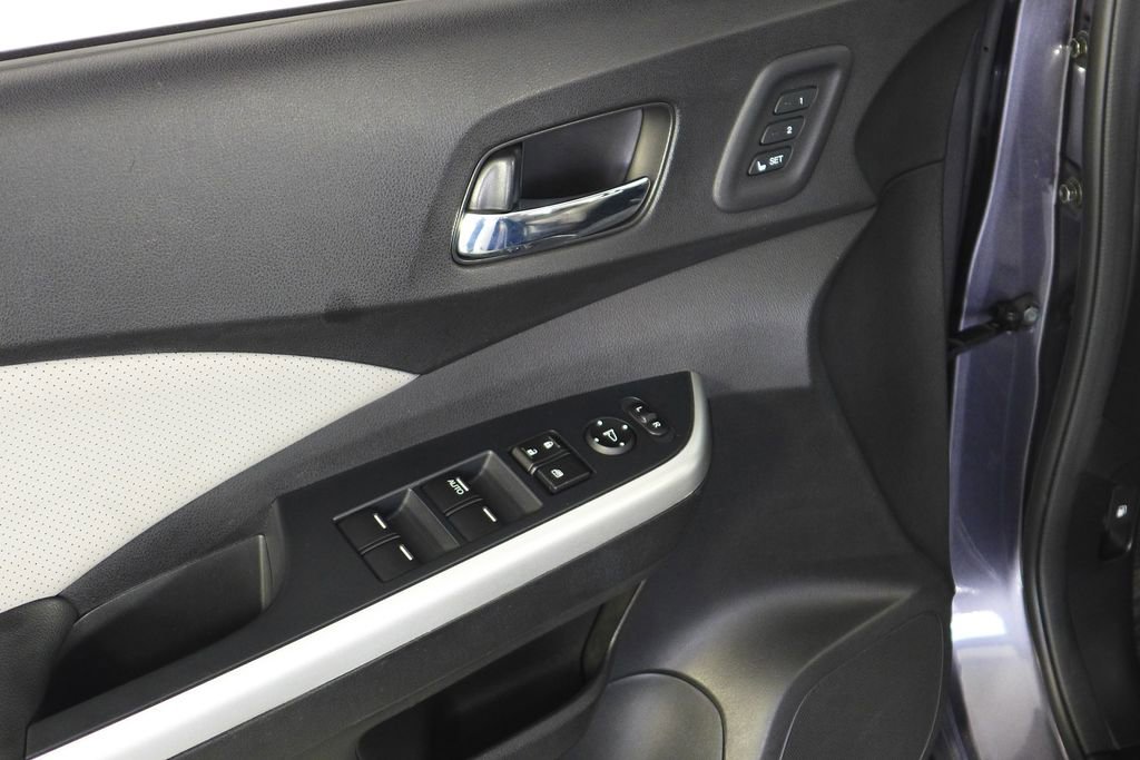 Used 2016 Honda CR-V Touring image 12