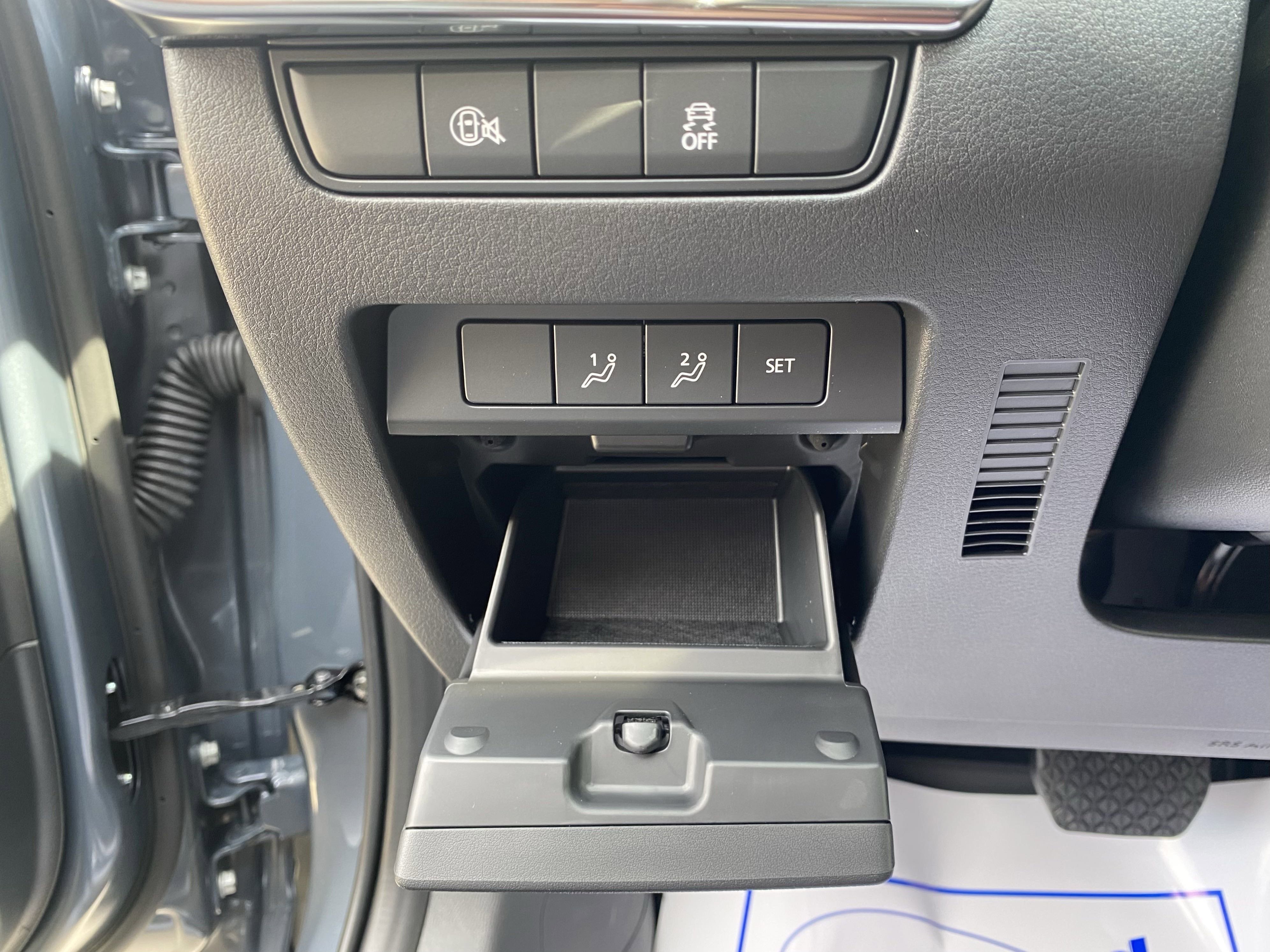 New 2025 MAZDA MAZDA3 Carbon image 6