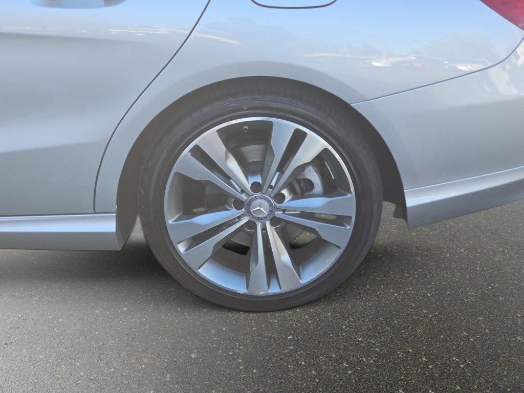 Used 2014 Mercedes-Benz CLA 250 image 35